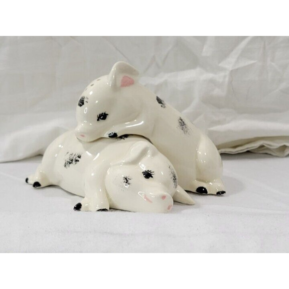 Snuggling Pigs Ceramic Salt & Pepper Shaker Set White Black Spots Signed 1987 - Picture 1 of 6